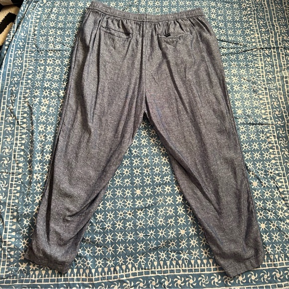 Cropped Linen-Blend Pants - Picture 3 of 8